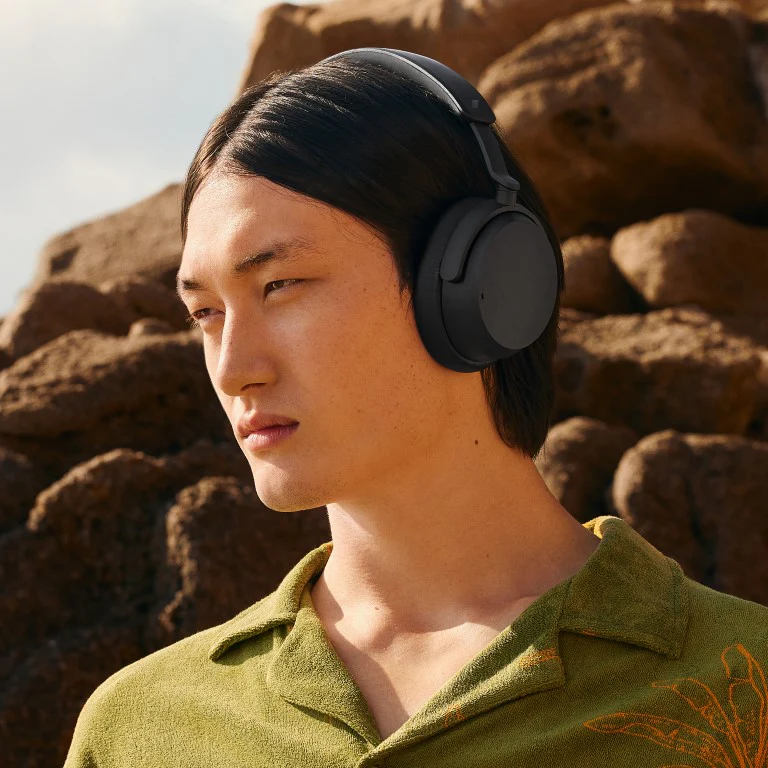 Sennheiser ACCENTUM Wireless headphone Black (Retail price: $1500) - Image 4