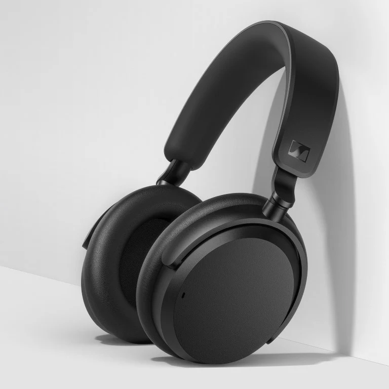 Sennheiser ACCENTUM Wireless headphone Black (Retail price: $1500) - Image 5